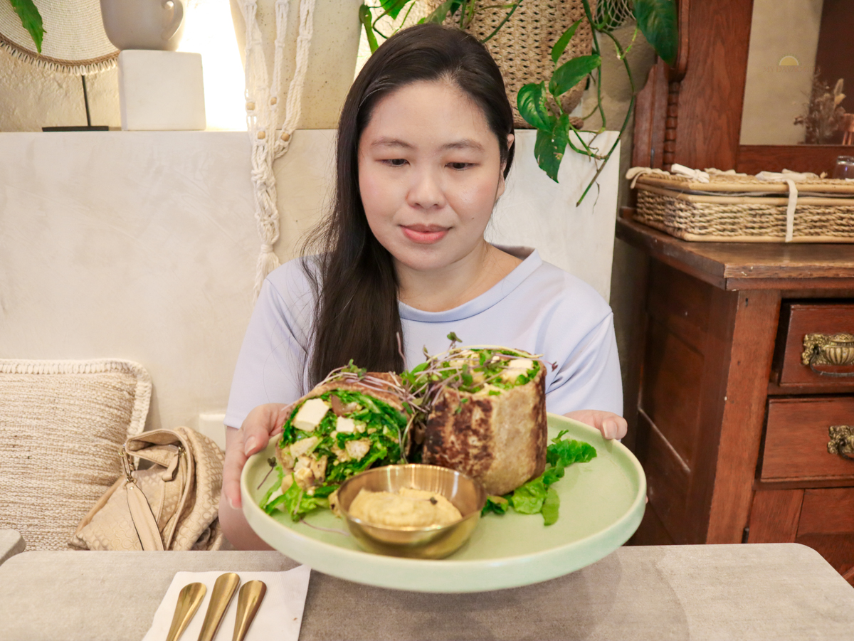 Ria Jose at Clean Cafe