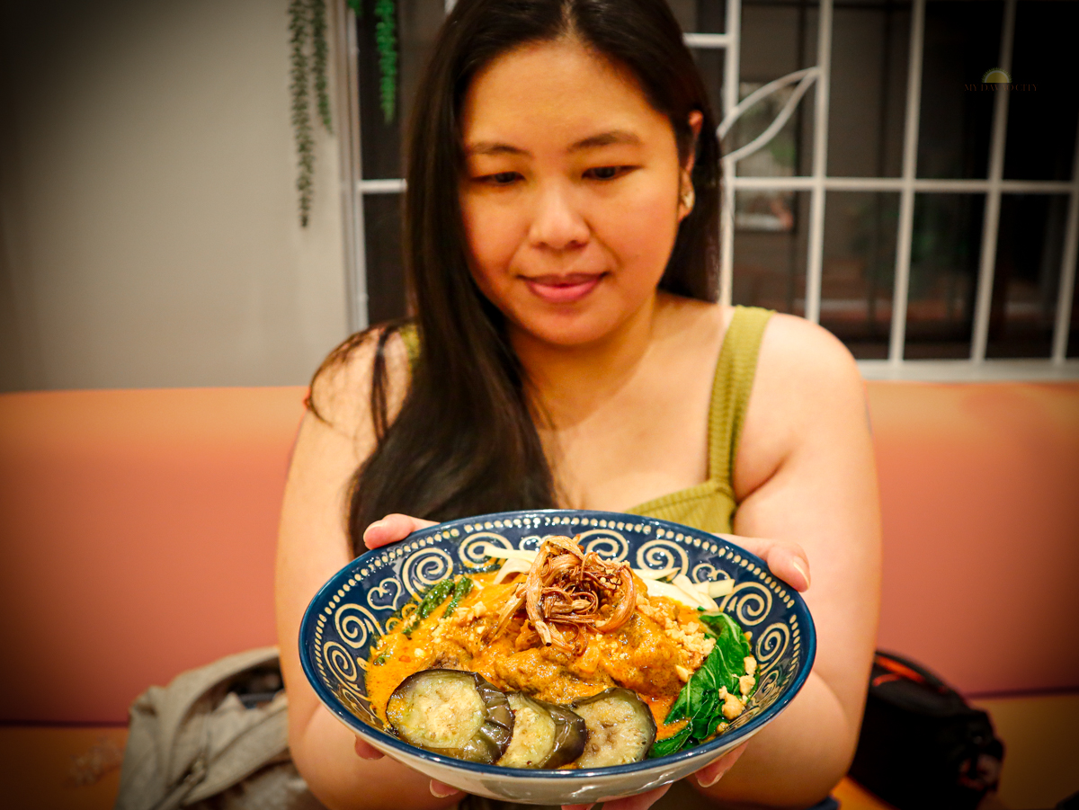 Ria Jose at Recuerdo with Kare-Kare